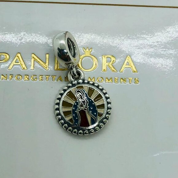 ✨🔥Pandora Virgin Guadalupe Full Body Golden Background Charm - Picture 1 of 3